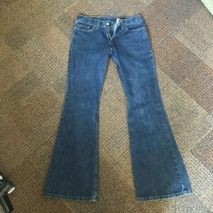 Low rise dark wash flare Jeans, Levi’s, xs 00